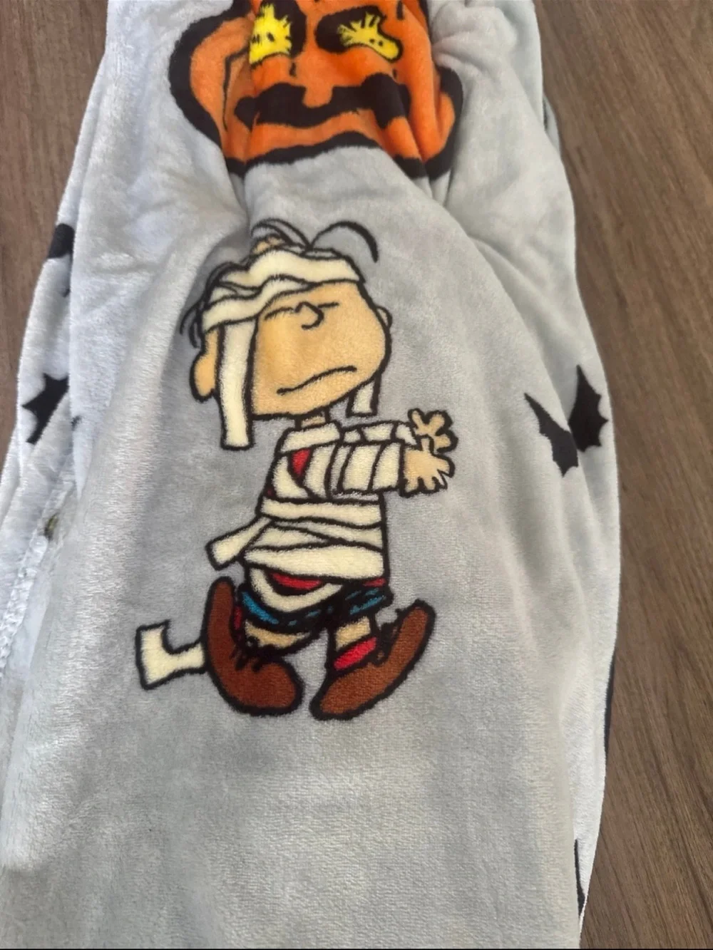 Peanuts Halloween Snoopy Pumpkin Throw Blanket - Orange, Yellow & White